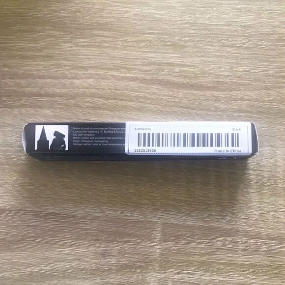 NEW … AMY’S DIARY “Waterproof” Double-Sided Eyeliner - Picture 7 of 9